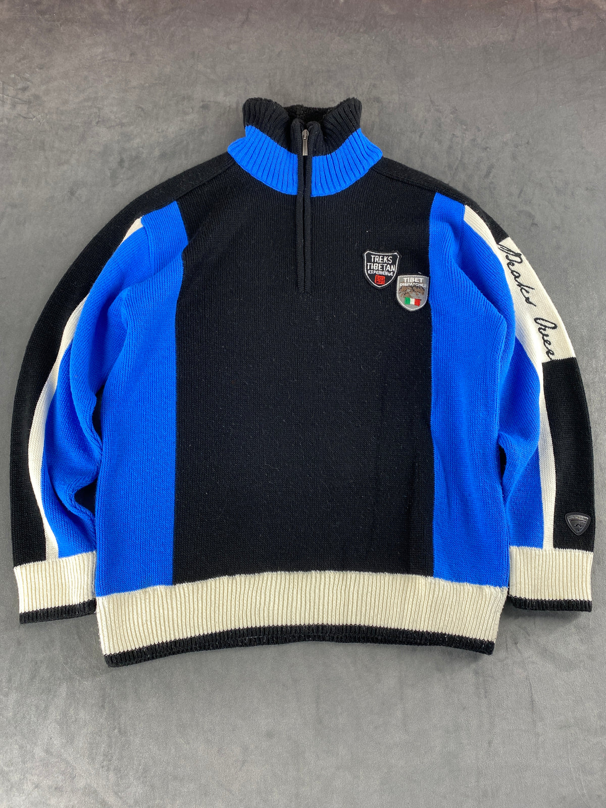 Maglione mezza zip color-block nero e blu con ricami vintage – Uomo Taglia L