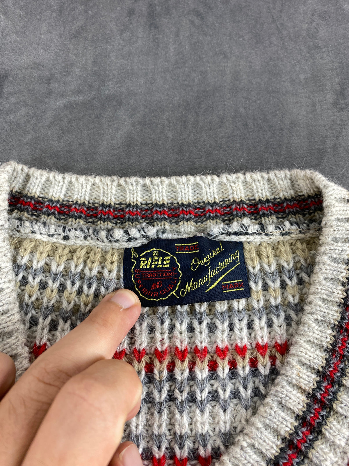 Maglione scollo a V righe Rifle grigio rosso vintage – Uomo Taglia L