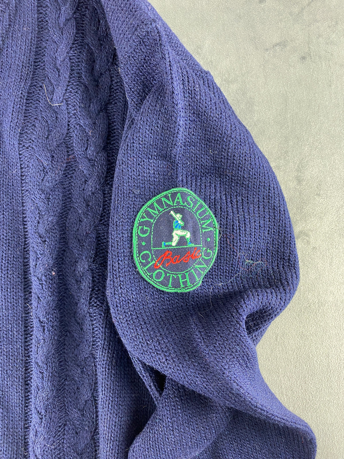 Maglione scollo a V trecce Geyer navy bordi rosso verde vintage – Uomo Taglia L