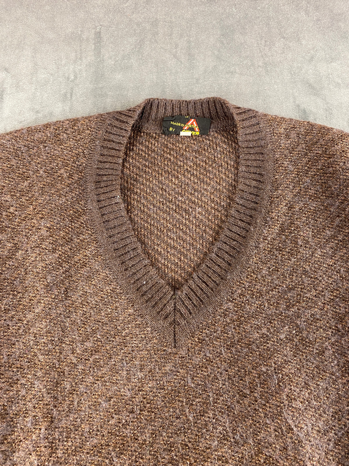 Maglione scollo a V Gever marrone mélange Made in Austria vintage – Uomo Taglia L