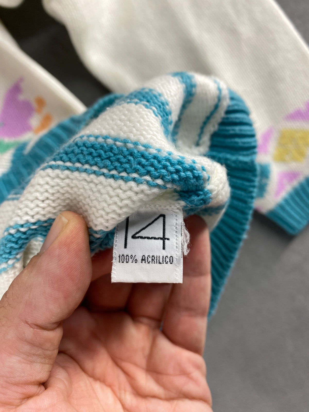 Cardigan panna fiori intarsiati righe azzurre vintage – Donna Taglia XL