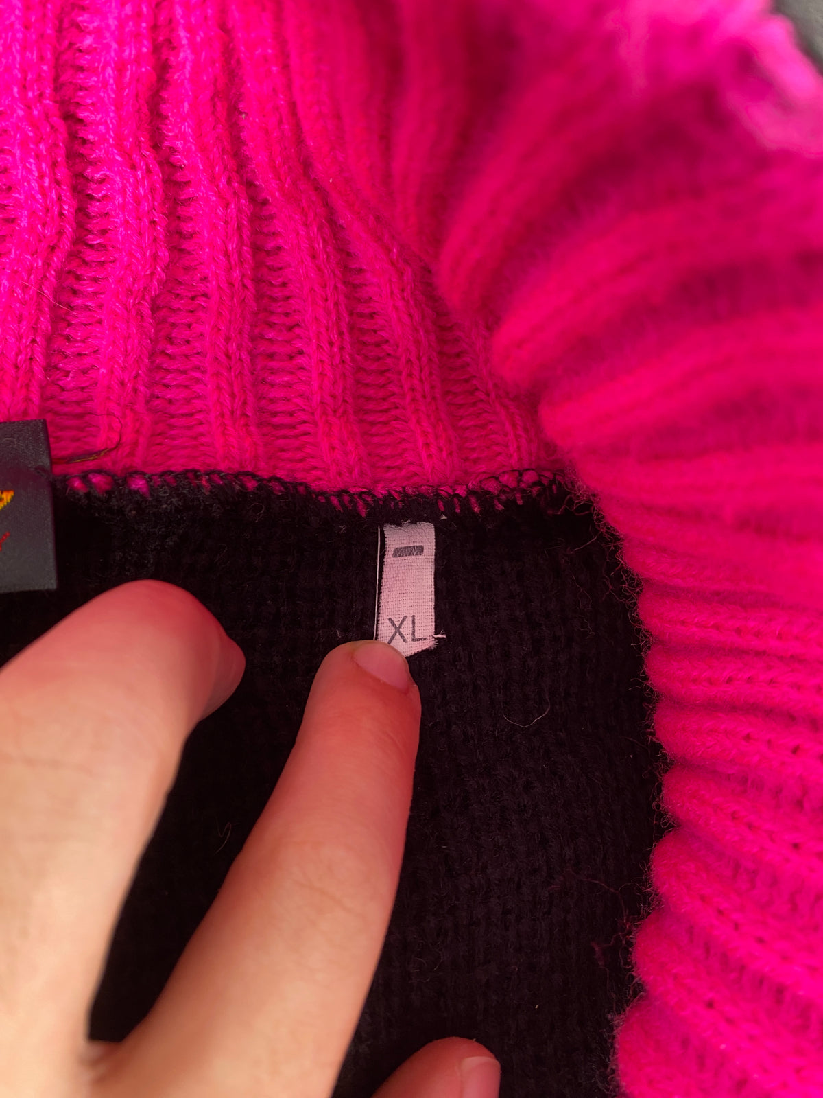 Maglione scollo a V nero righe fucsia The Best Fashion vintage – Donna Taglia XL