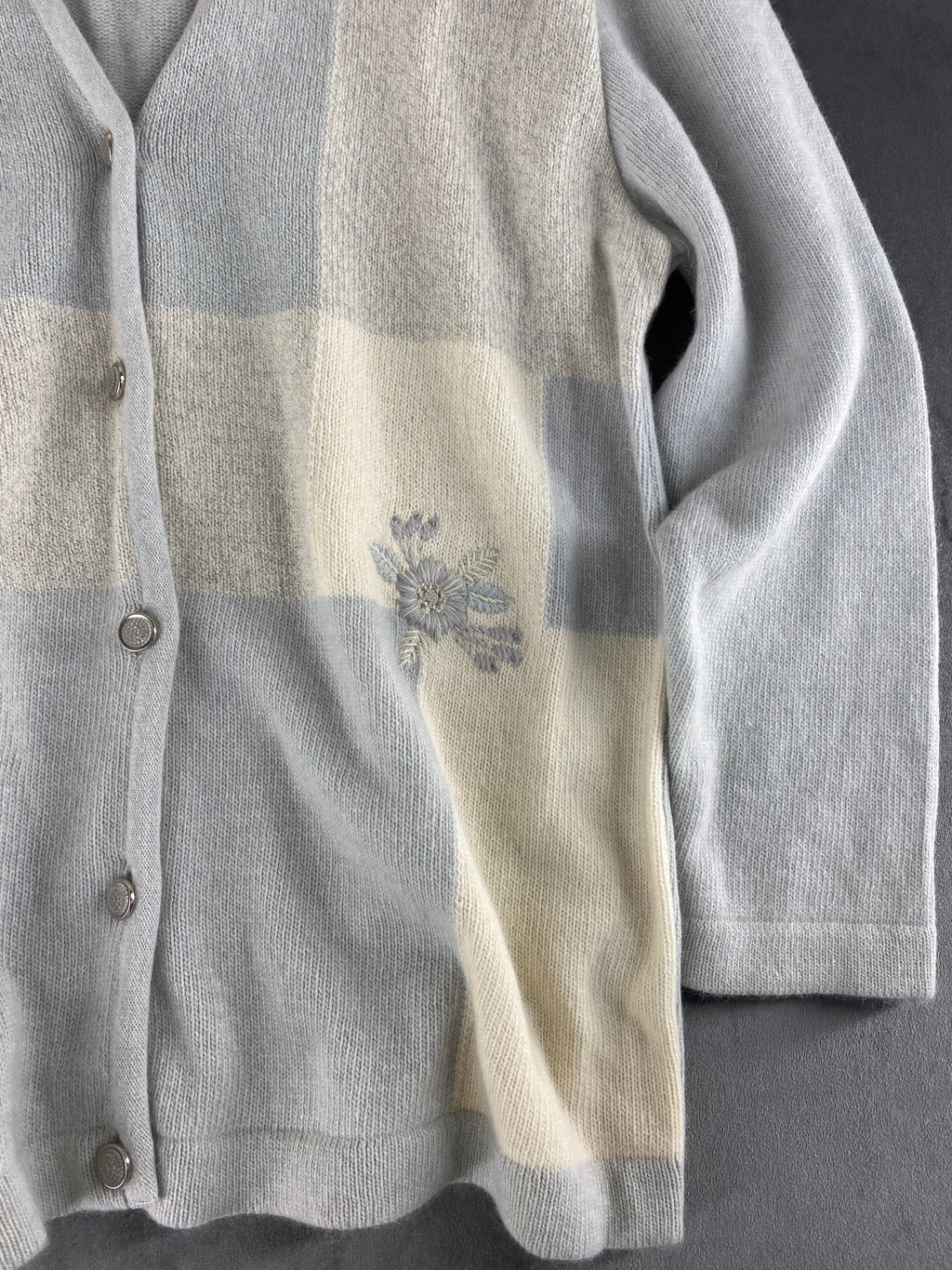 Cardigan scollo a V azzurro panna ricami Rubini's vintage – Donna Taglia XL