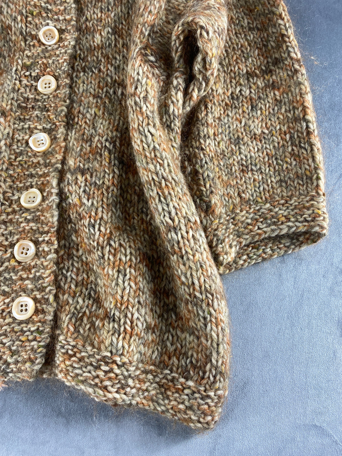 Cardigan mantella in maglia marrone con collo in pelliccia vintage – Donna Taglia XL