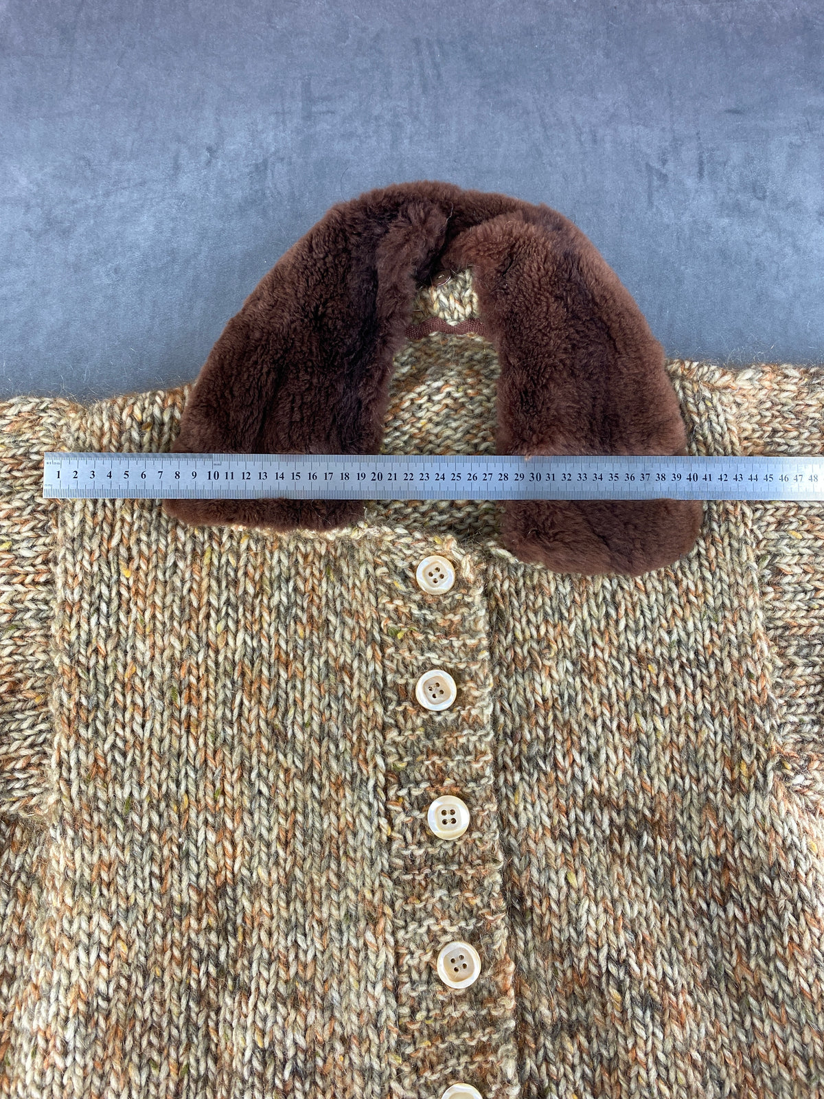Cardigan mantella in maglia marrone con collo in pelliccia vintage – Donna Taglia XL
