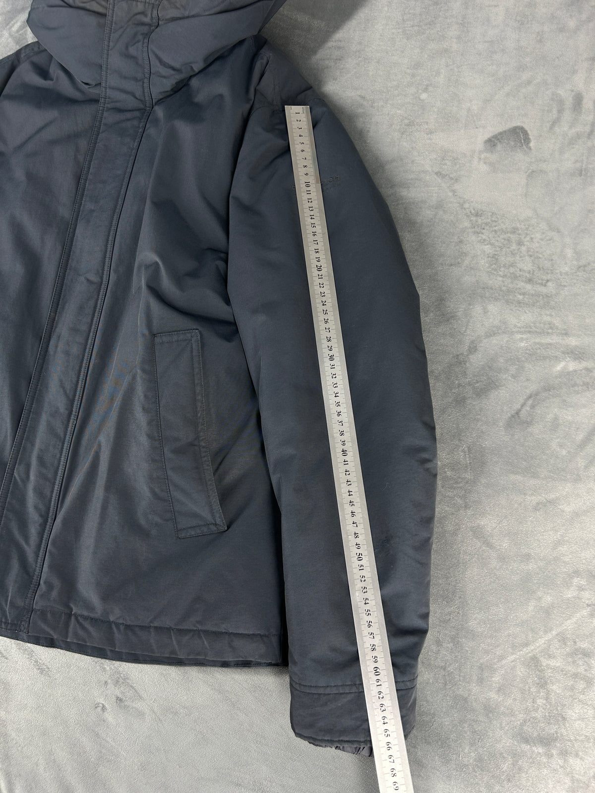 Giubbotto imbottito Woolrich grigio scuro con cappuccio – Uomo Taglia L