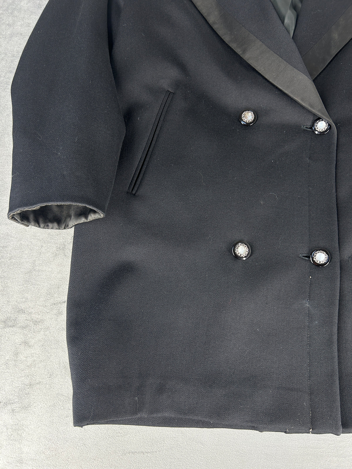 Cappotto doppiopetto nero in lana con revers in raso – Donna Taglia M