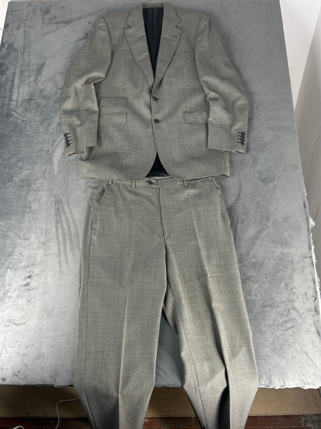 Abito completo Aquascutum grigio in lana – Uomo Taglia L