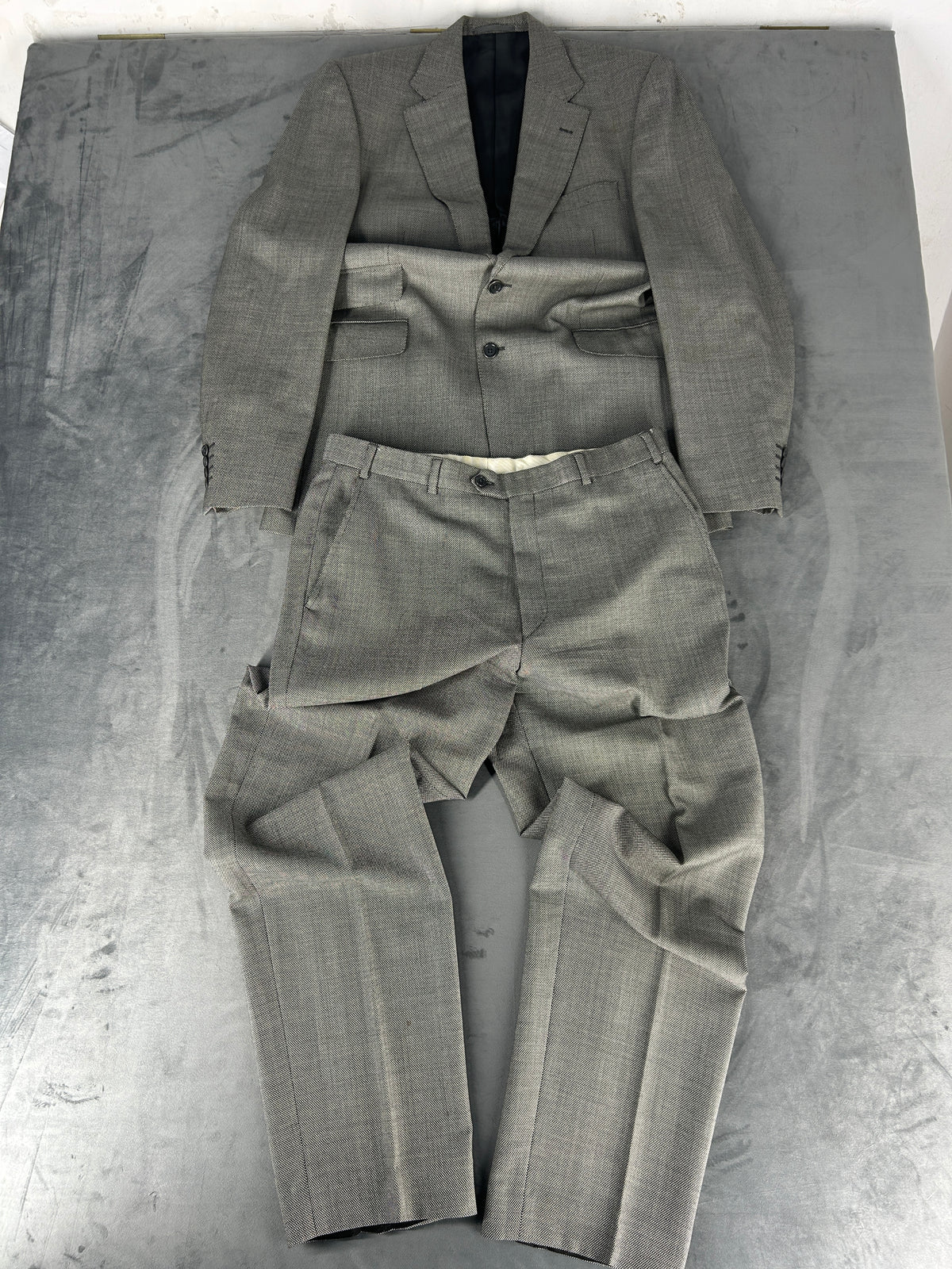Abito completo Aquascutum grigio in lana – Uomo Taglia L