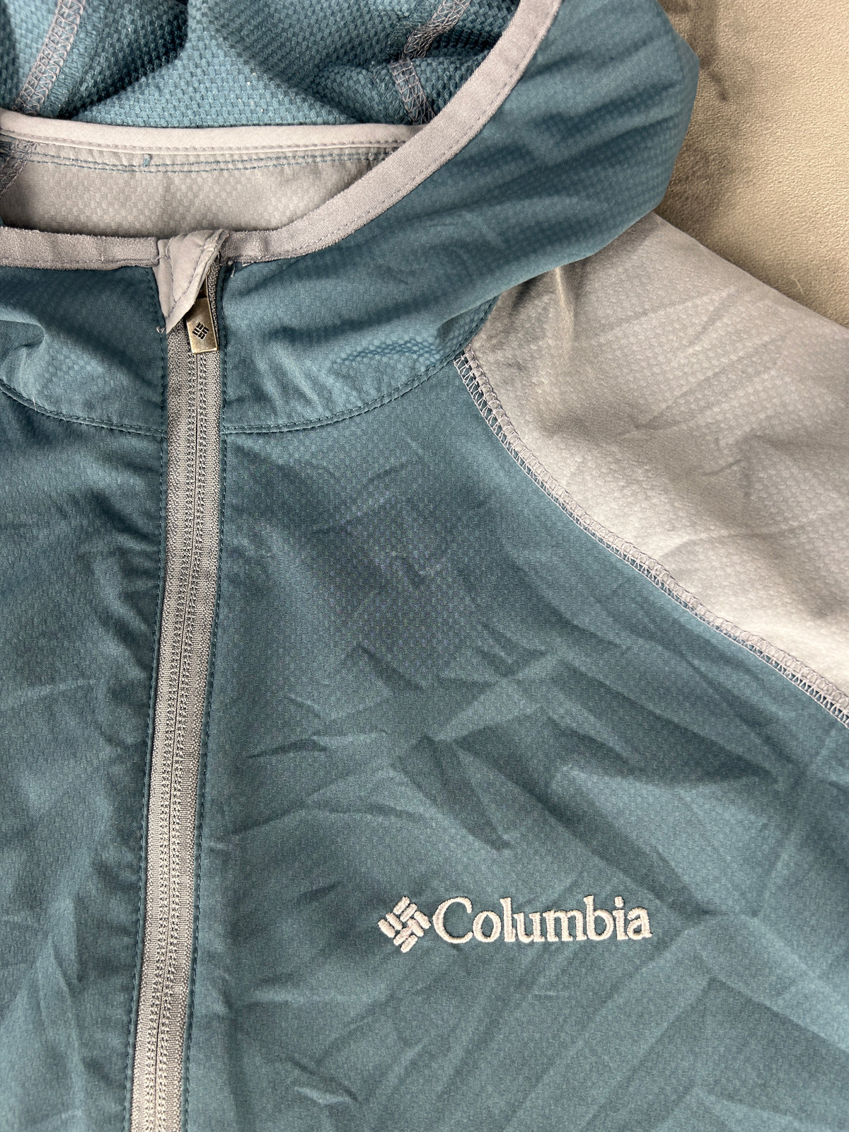 Giacca a vento Columbia azzurra e grigia – Uomo Taglia L