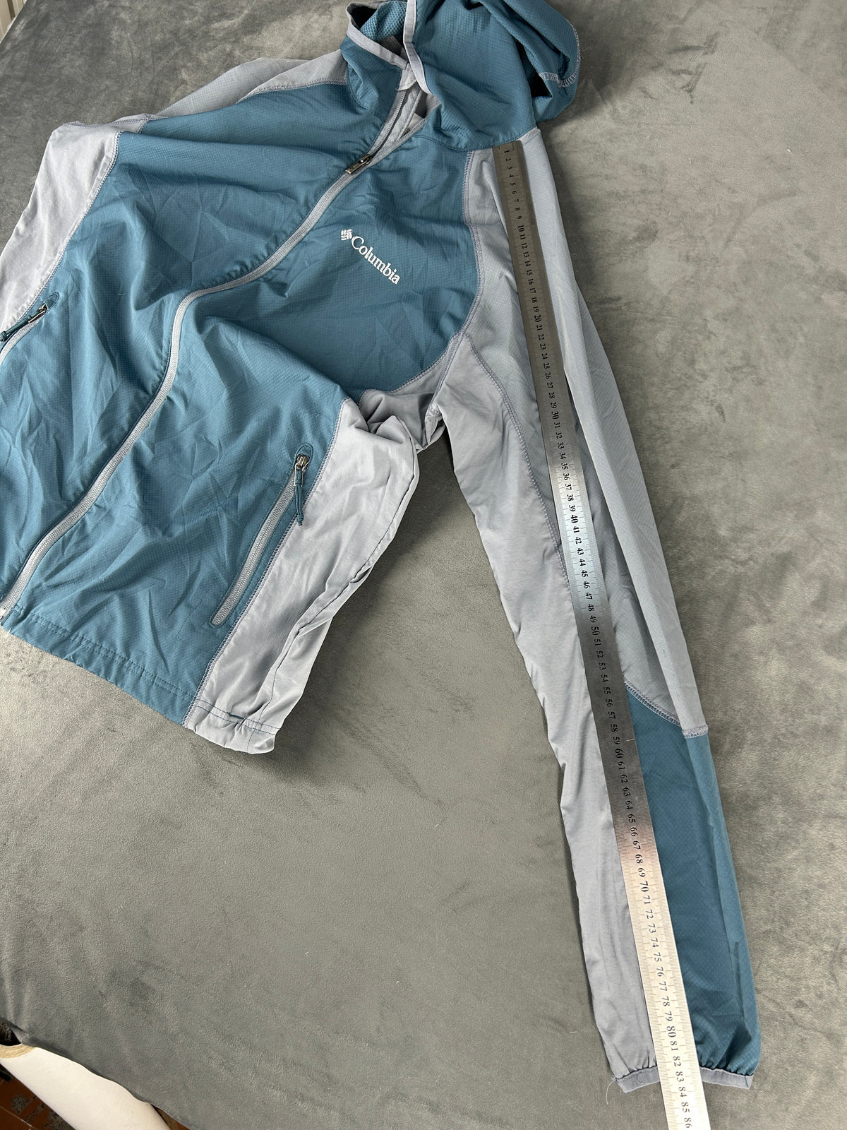 Giacca a vento Columbia azzurra e grigia – Uomo Taglia L