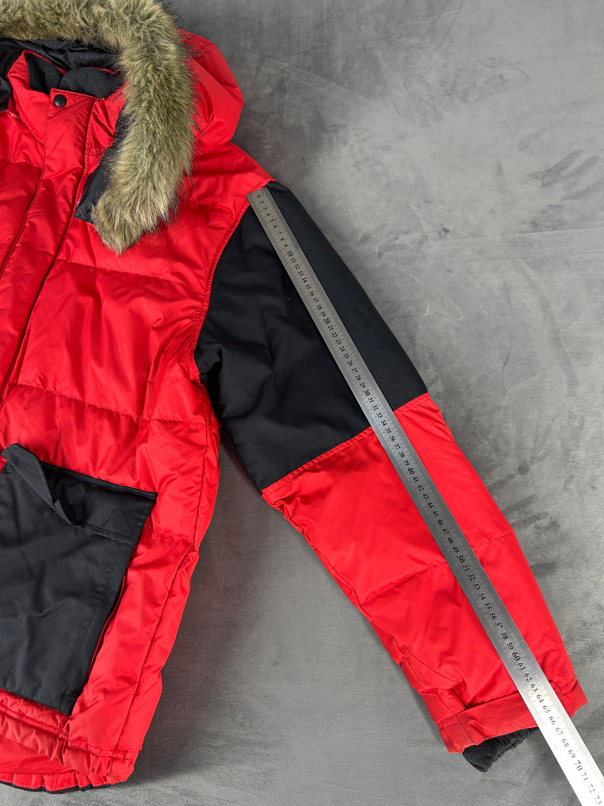 Piumino parka Adidas rosso e nero con cappuccio – Uomo Taglia L