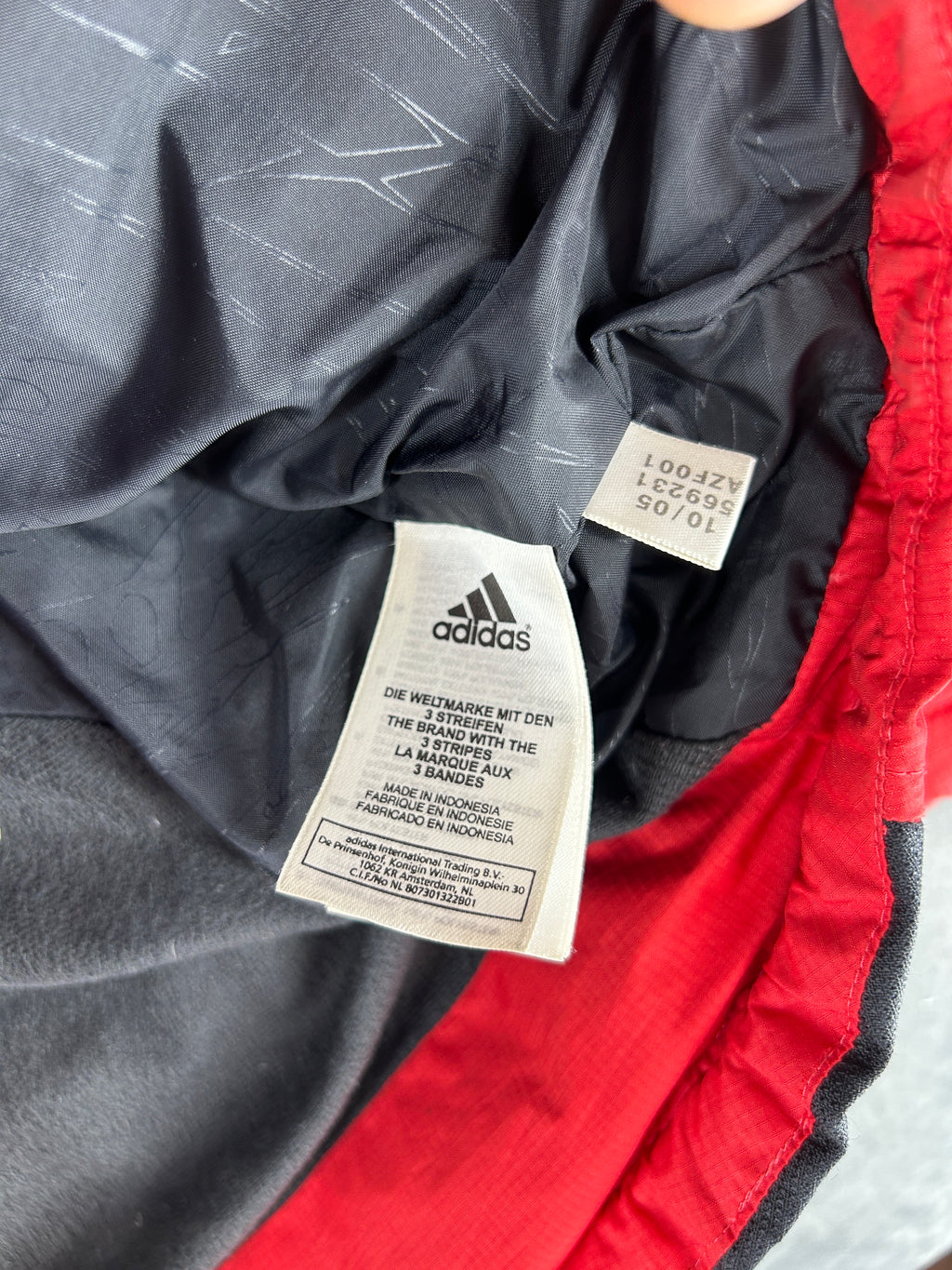 Piumino parka Adidas rosso e nero con cappuccio – Uomo Taglia L