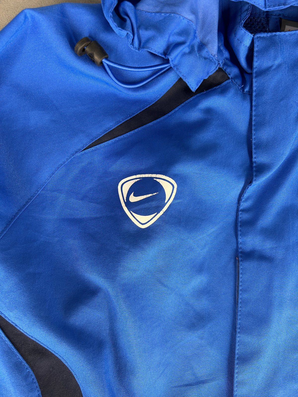 Giacca a vento Nike blu royal con cappuccio – Uomo Taglia S