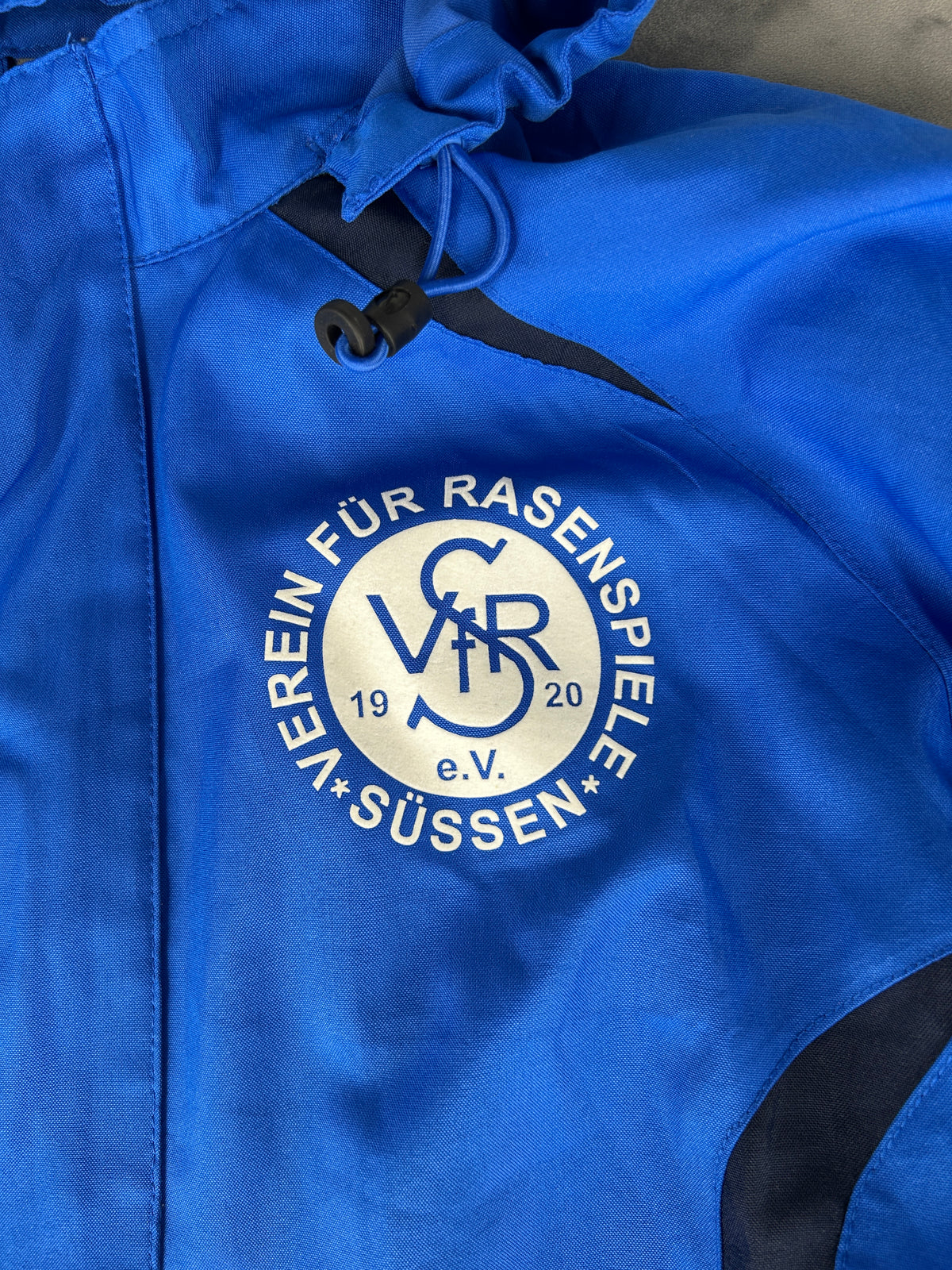 Giacca a vento Nike blu royal con cappuccio – Uomo Taglia S
