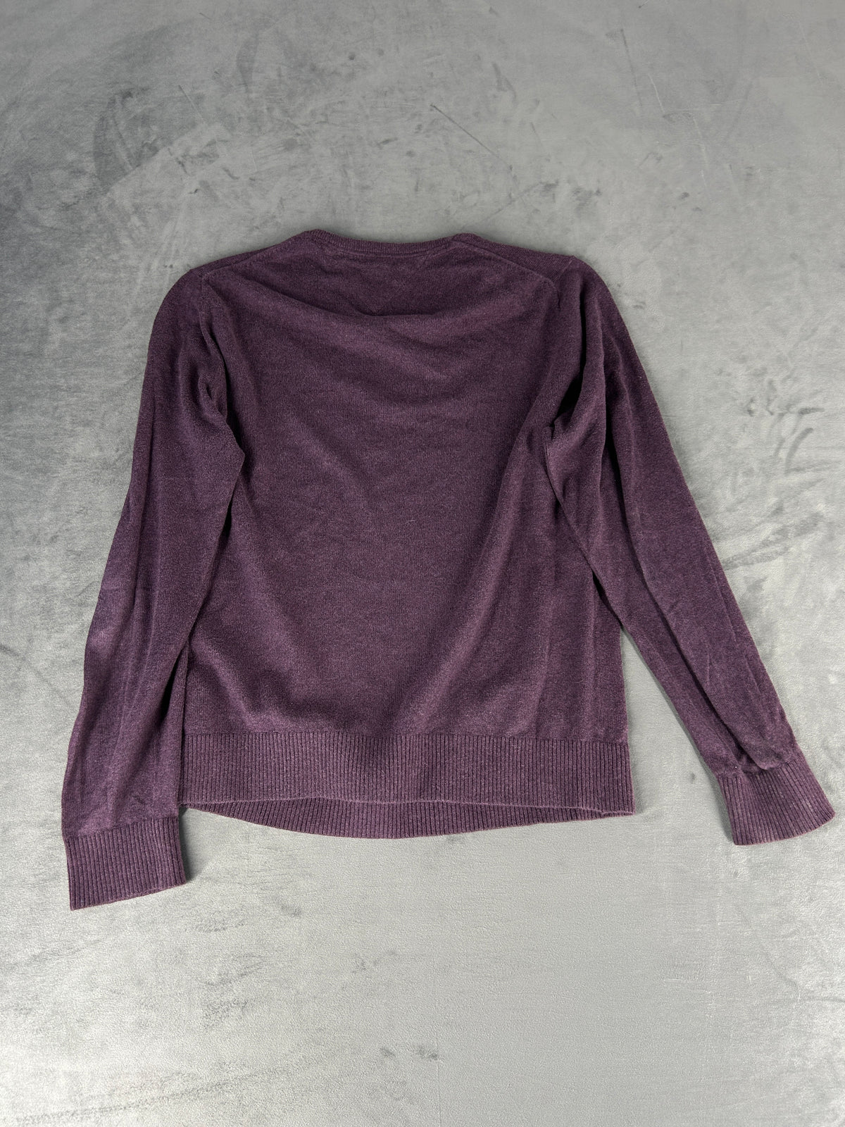 Maglione Tommy Hilfiger scollo a V viola misto cachemire – Uomo Taglia L