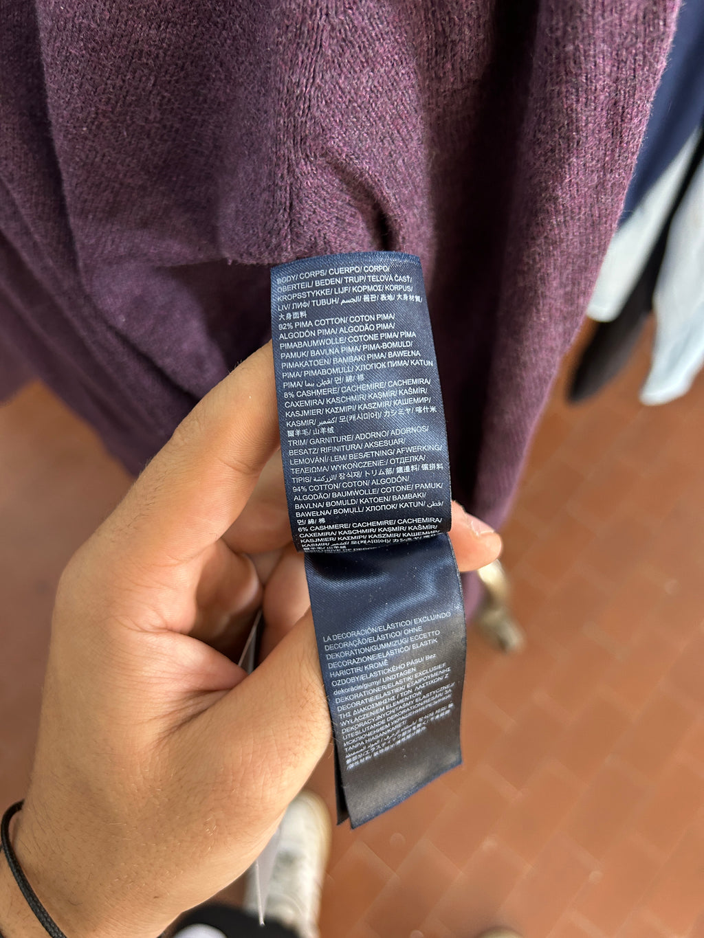 Maglione Tommy Hilfiger scollo a V viola misto cachemire – Uomo Taglia L