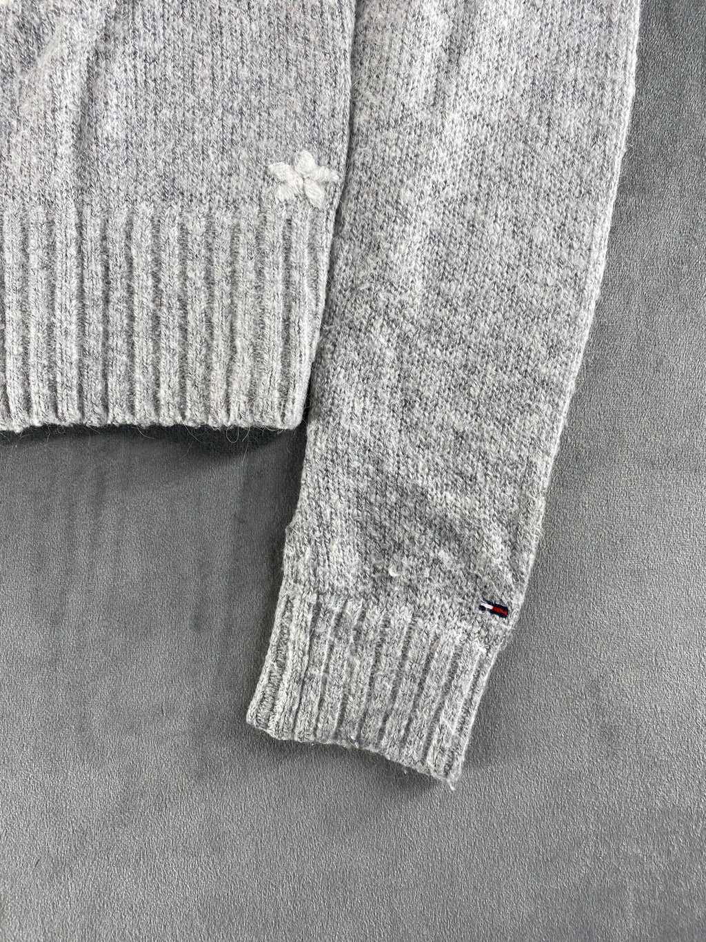 Maglione Tommy Hilfiger Denim grigio 85 scollo a V – Donna Taglia S