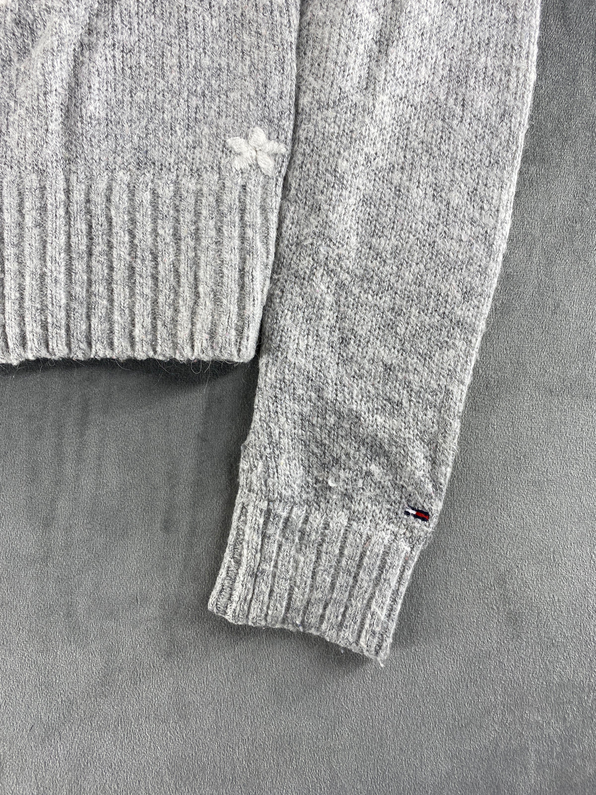 Maglione Tommy Hilfiger Denim grigio 85 scollo a V – Donna Taglia S