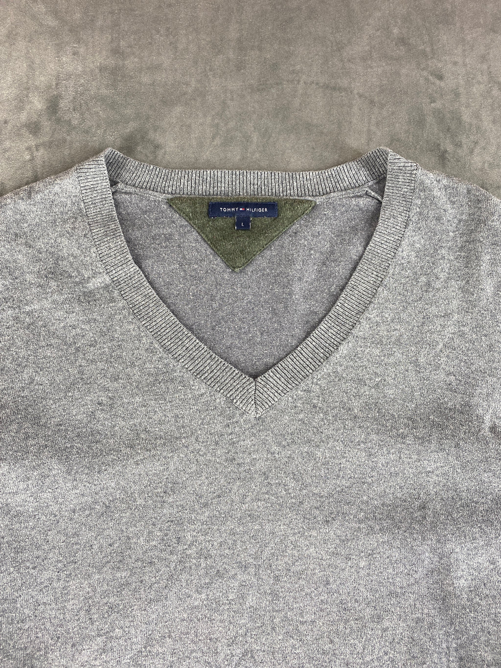 Maglione Tommy Hilfiger grigio scollo a V – Donna Taglia M