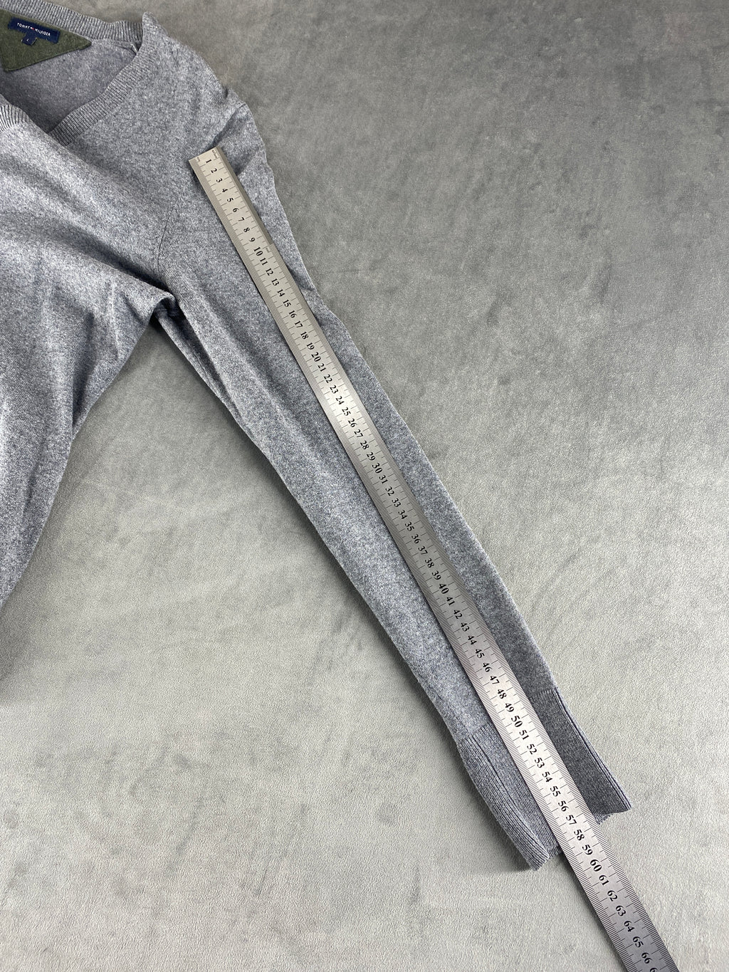 Maglione Tommy Hilfiger grigio scollo a V – Donna Taglia M