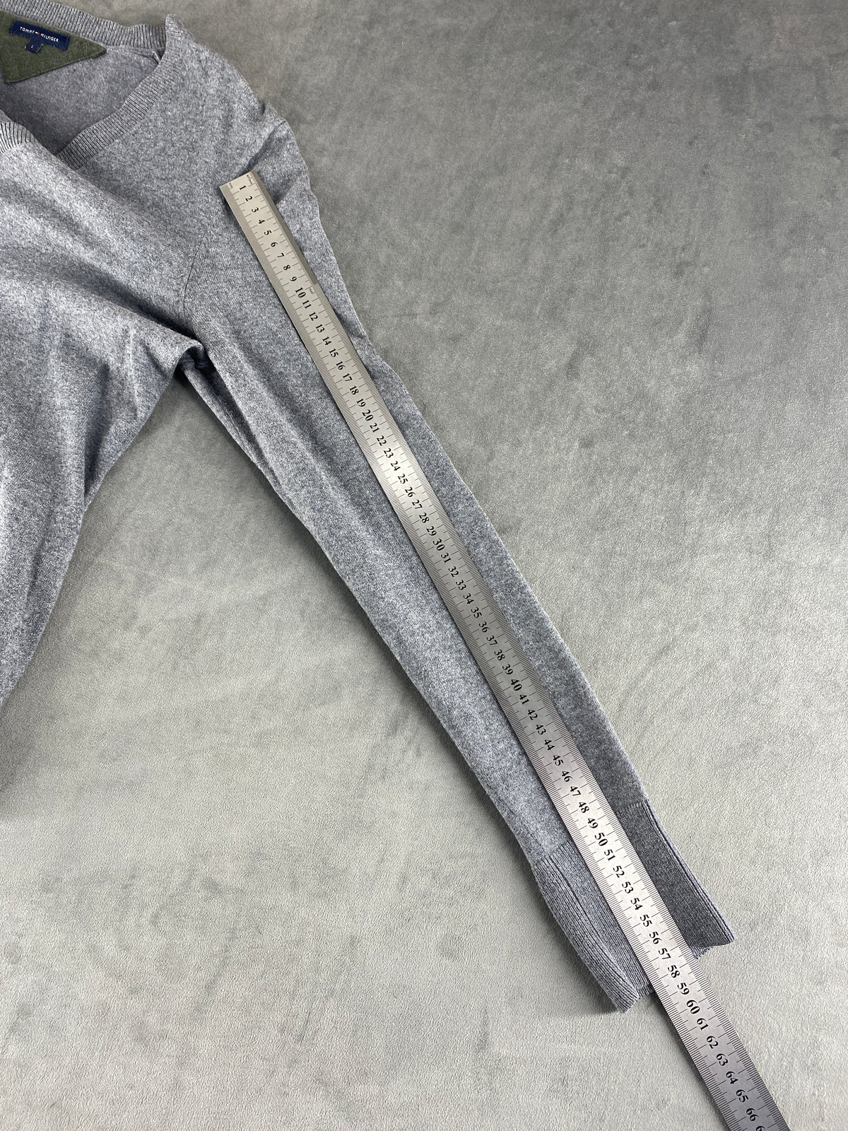 Maglione Tommy Hilfiger grigio scollo a V – Donna Taglia M