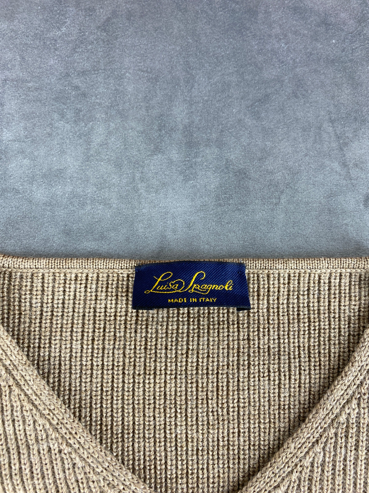 Maglione Luigi Bagnoli beige in lana scollo a V – Donna Taglia M