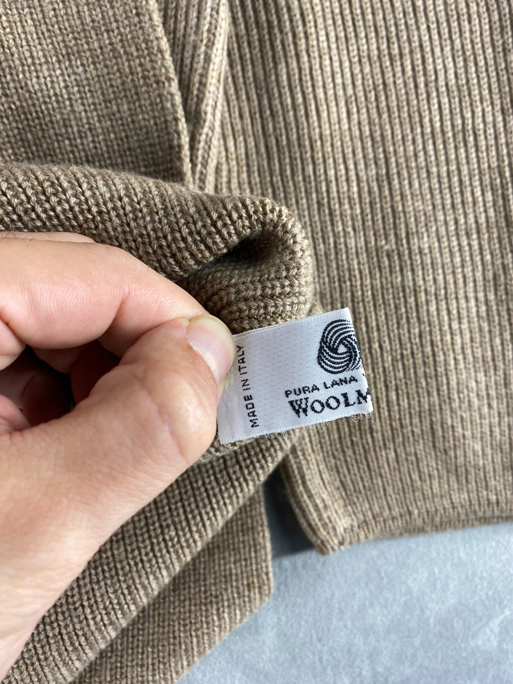 Maglione Luigi Bagnoli beige in lana scollo a V – Donna Taglia M