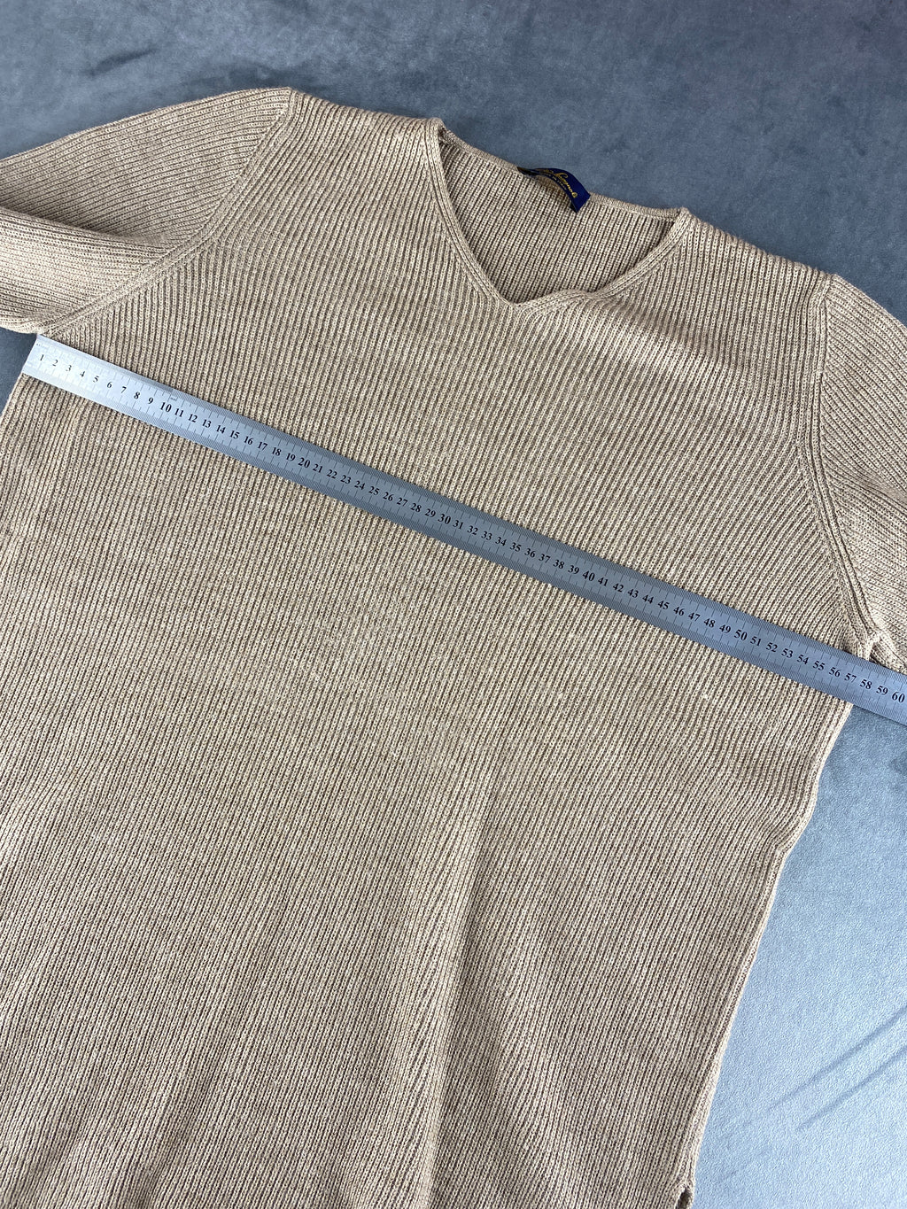 Maglione Luigi Bagnoli beige in lana scollo a V – Donna Taglia M