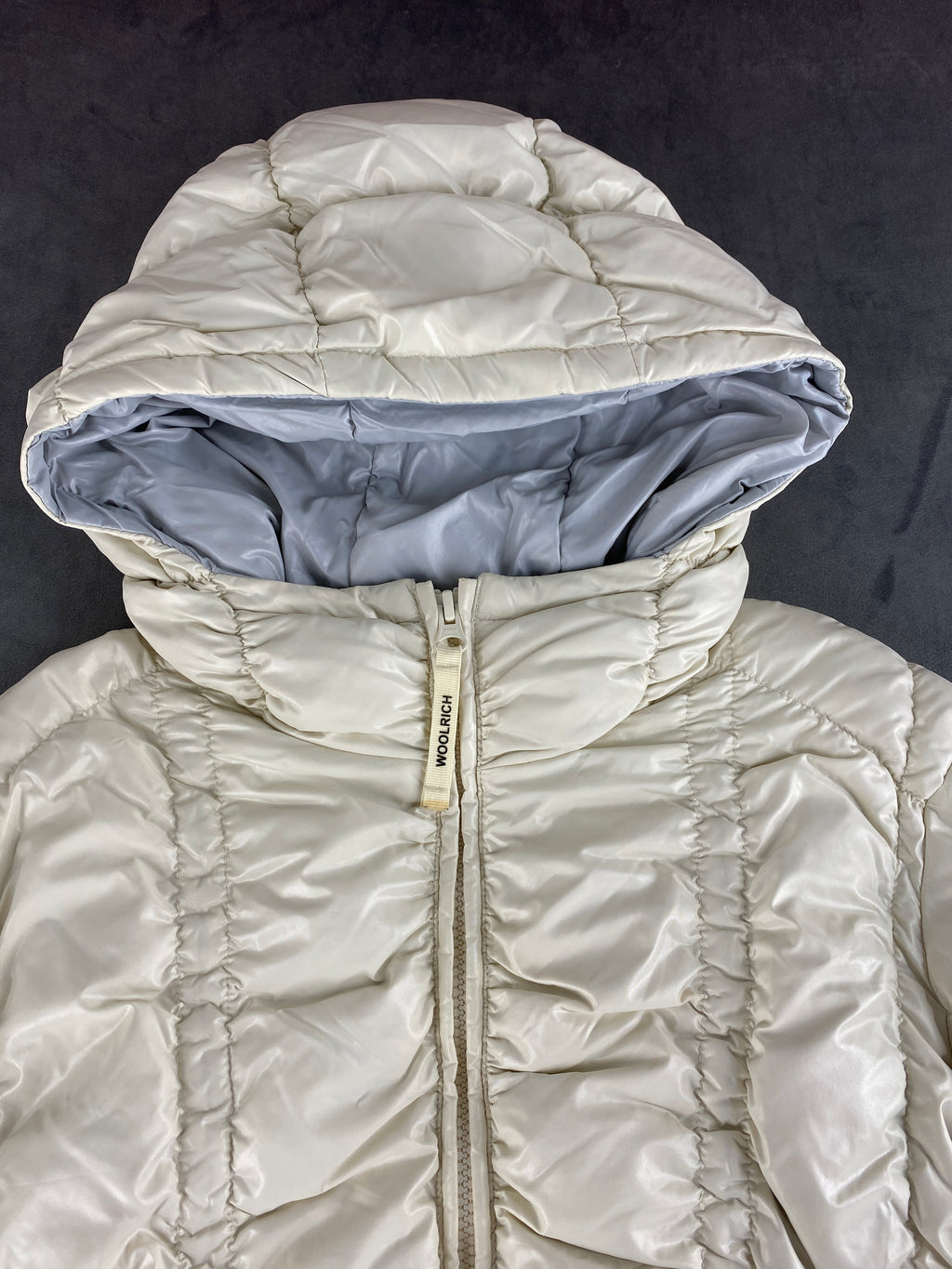 Piumino leggero Woolrich panna con cappuccio – Donna Taglia M