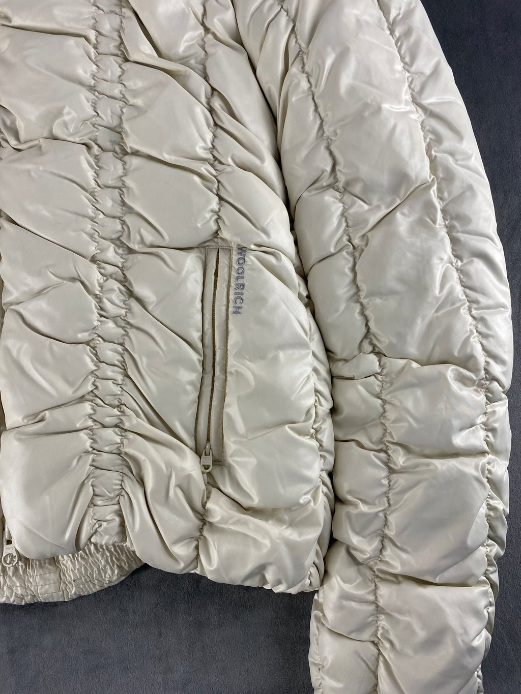 Piumino leggero Woolrich panna con cappuccio – Donna Taglia M