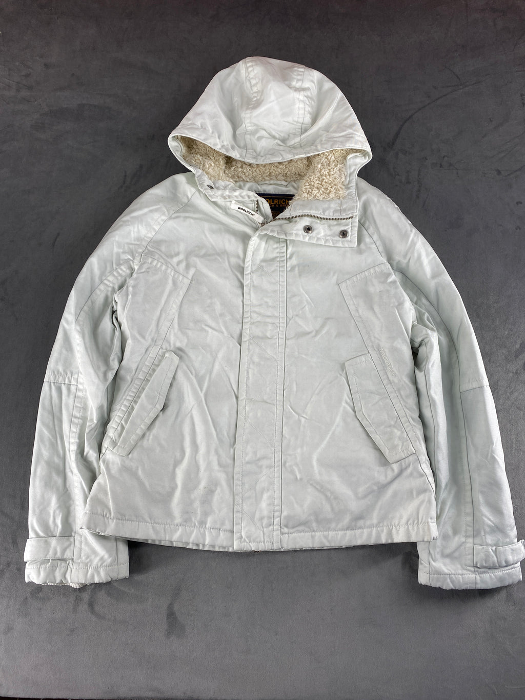 Giacca Woolrich bianca con cappuccio foderato teddy – Donna Taglia M