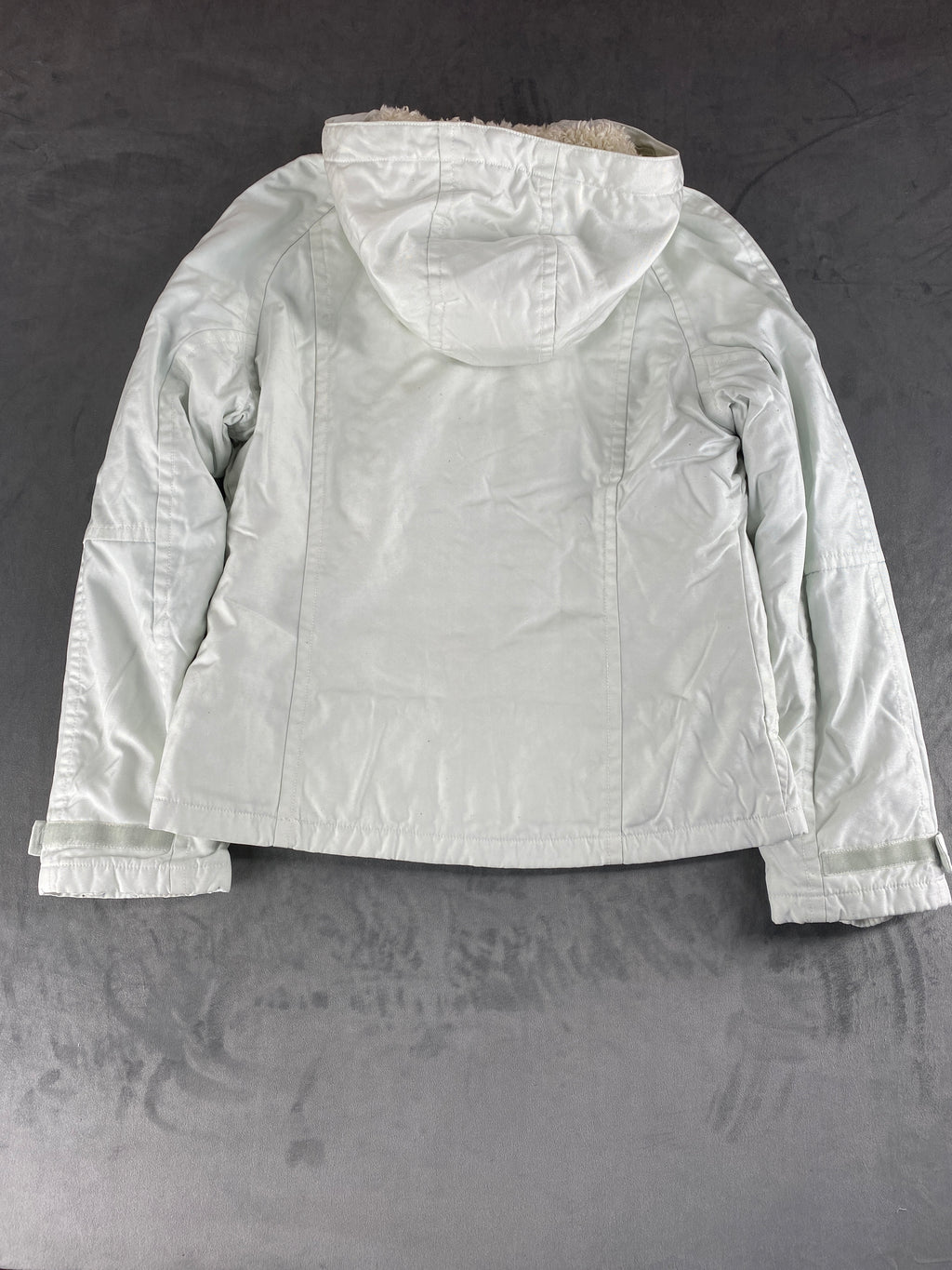 Giacca Woolrich bianca con cappuccio foderato teddy – Donna Taglia M