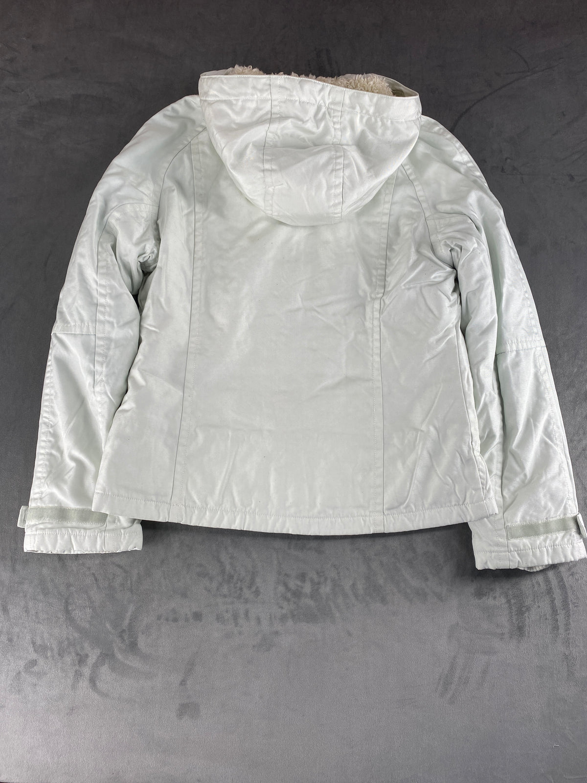 Giacca Woolrich bianca con cappuccio foderato teddy – Donna Taglia M