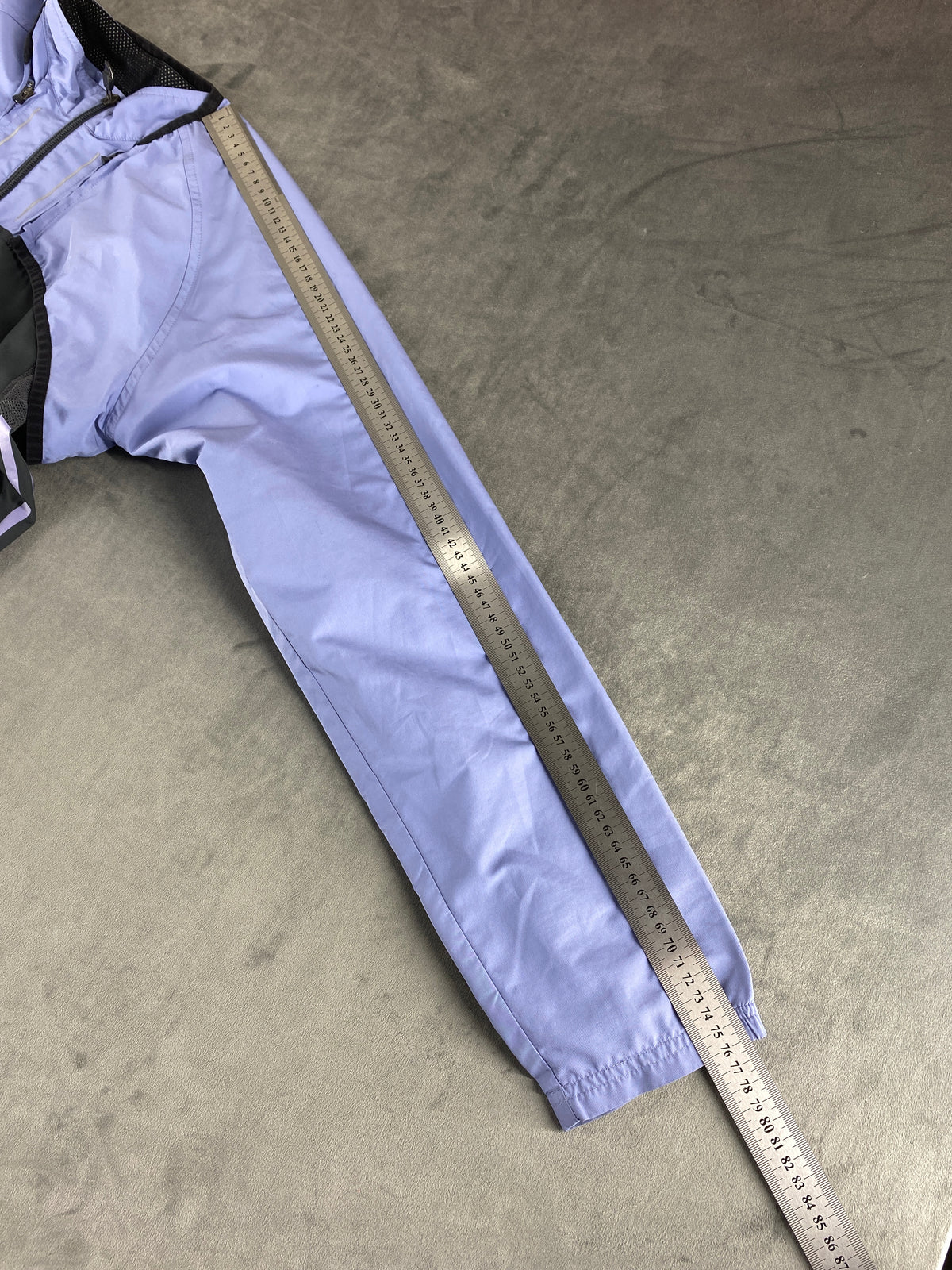 Giacca a vento Adidas lilla e grigia – Donna Taglia L