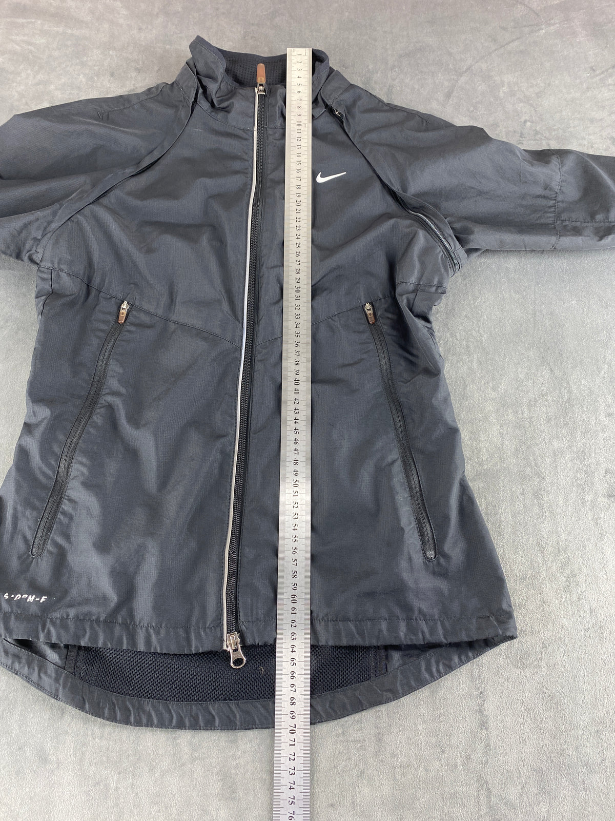 Giacca a vento Nike grigio scuro Dri-Fit – Donna Taglia M