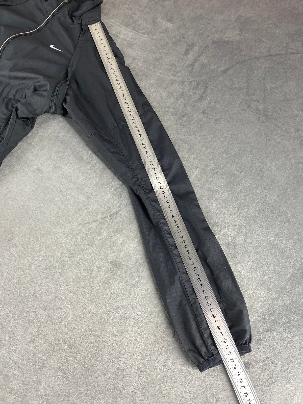 Giacca a vento Nike grigio scuro Dri-Fit – Donna Taglia M