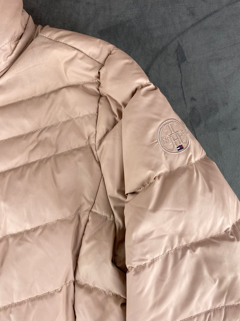 Piumino leggero Tommy Hilfiger beige – Donna Taglia M