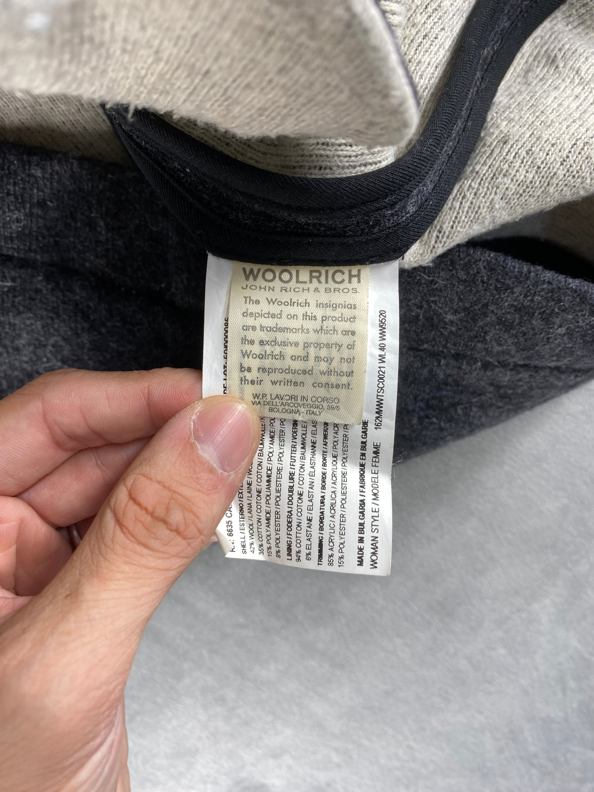 Cappotto in lana Woolrich grigio con cappuccio – Donna Taglia S