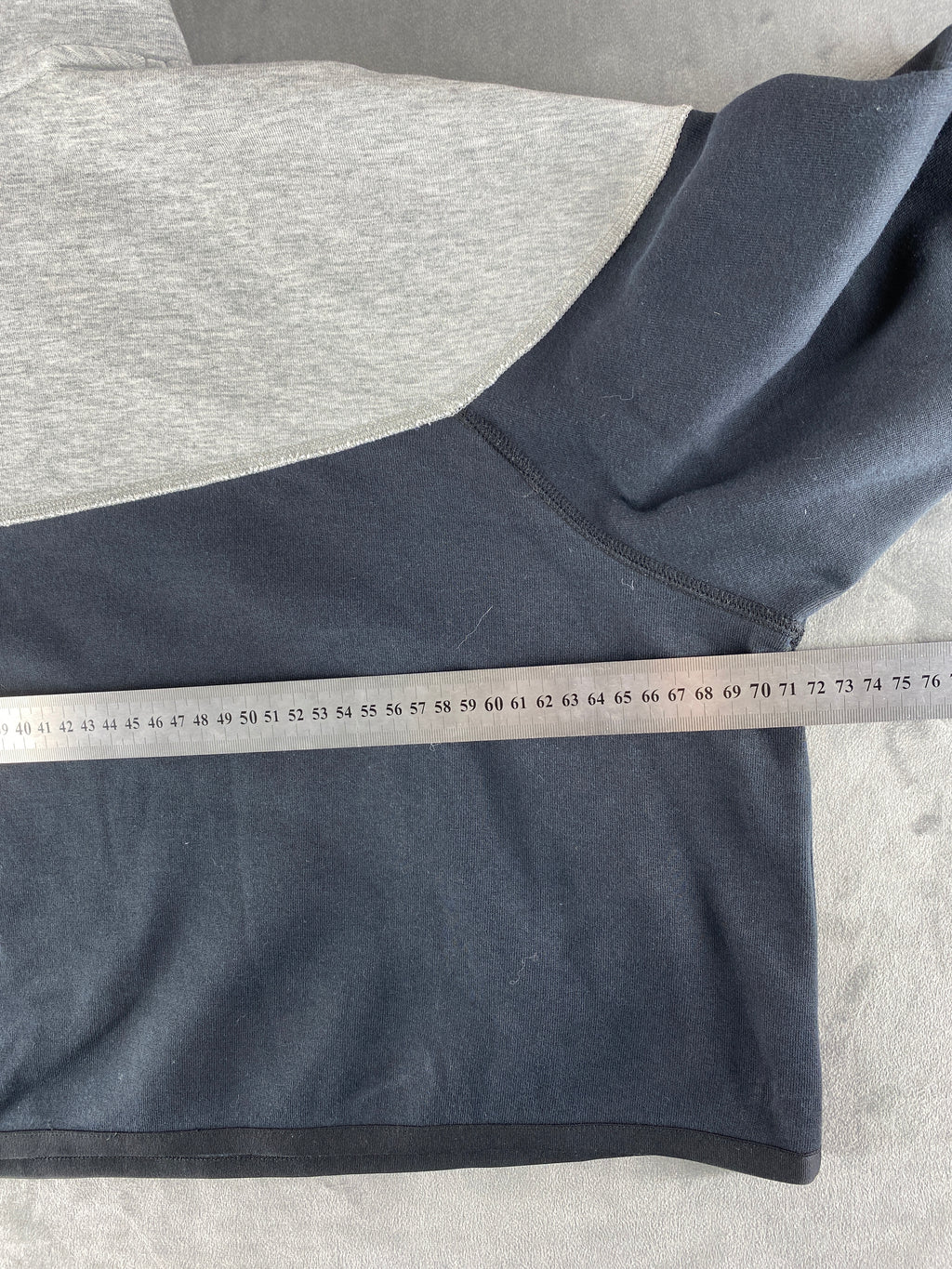 Felpa con cappuccio Nike Tech grigia e blu – Donna Taglia M