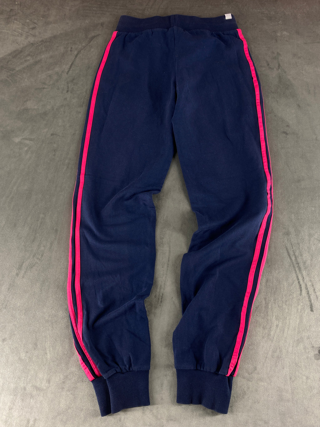 Pantaloni tuta Adidas blu navy con 3 strisce rosa – Donna Taglia M