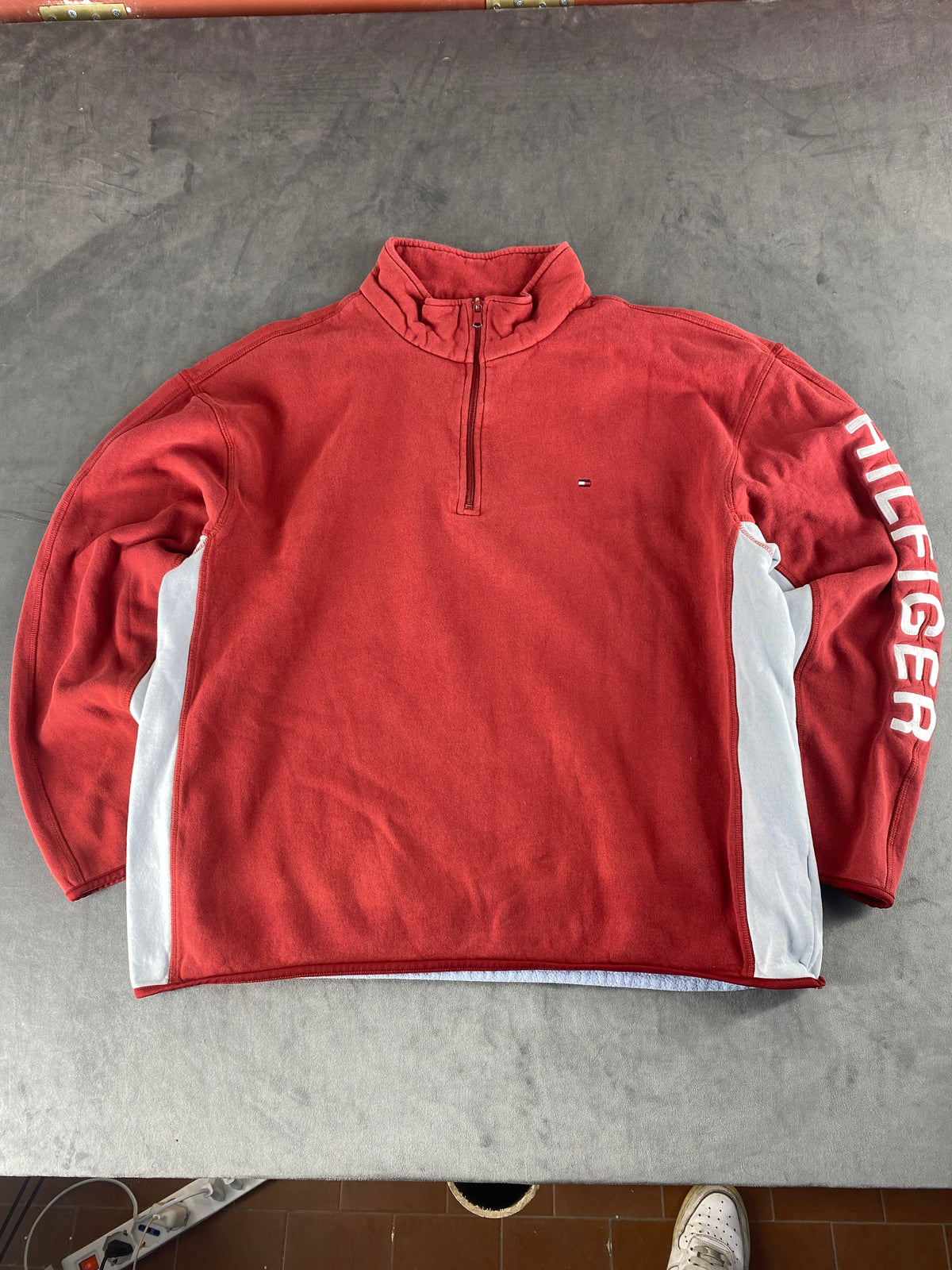 Felpa mezza zip in pile Tommy Hilfiger rossa vintage – Uomo Taglia L
