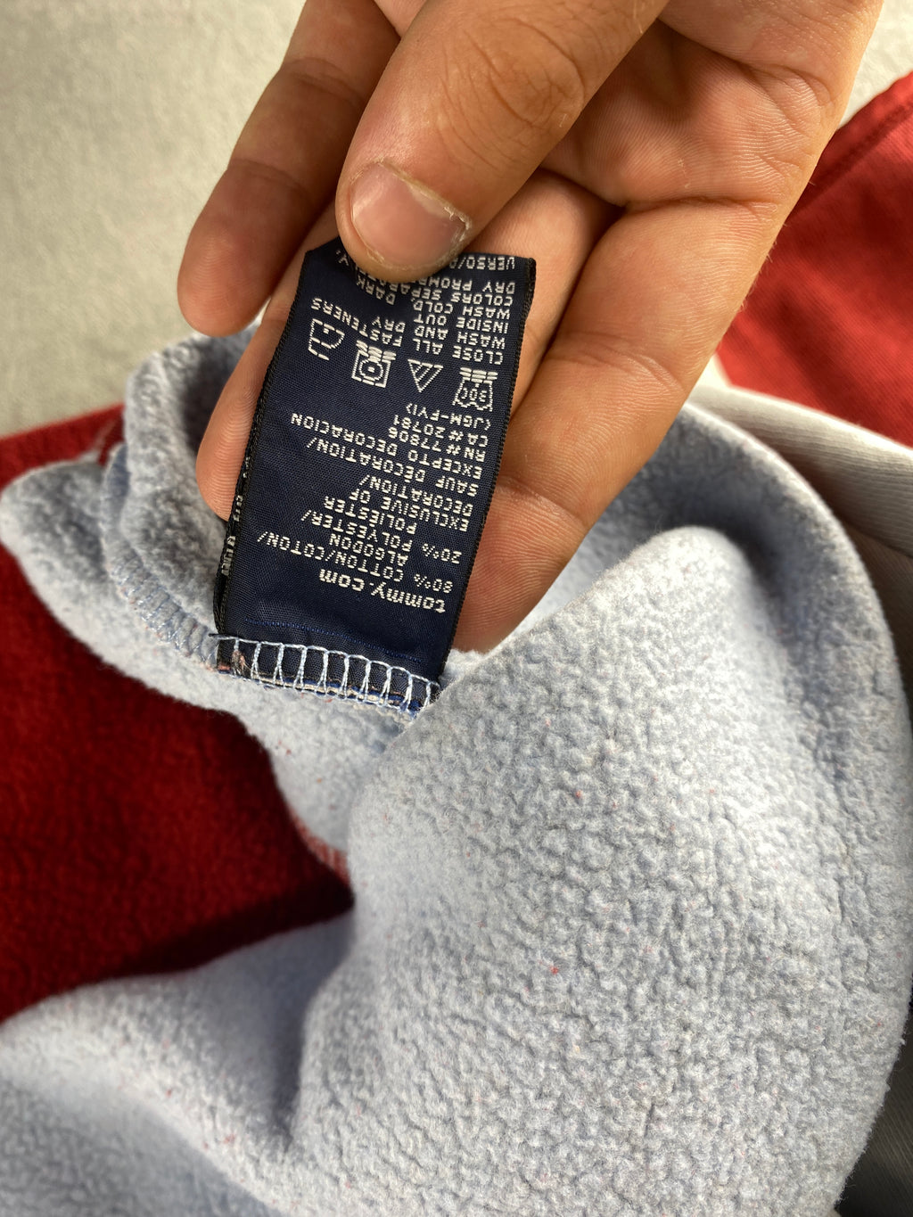 Felpa mezza zip in pile Tommy Hilfiger rossa vintage – Uomo Taglia L