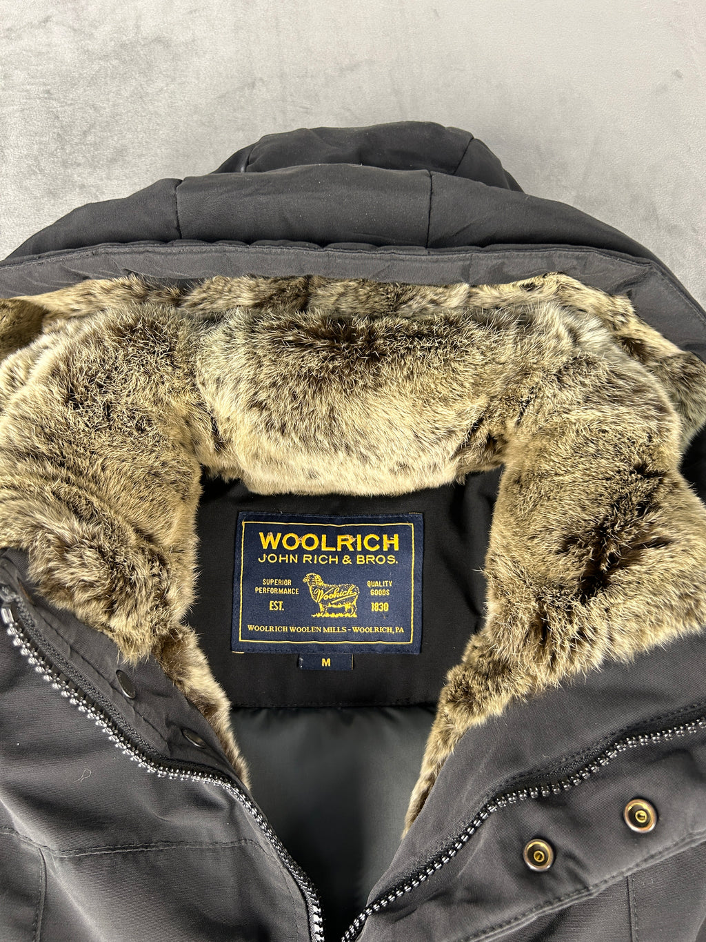 Parka con cappuccio e pelliccia nero vintage – Uomo Taglia L