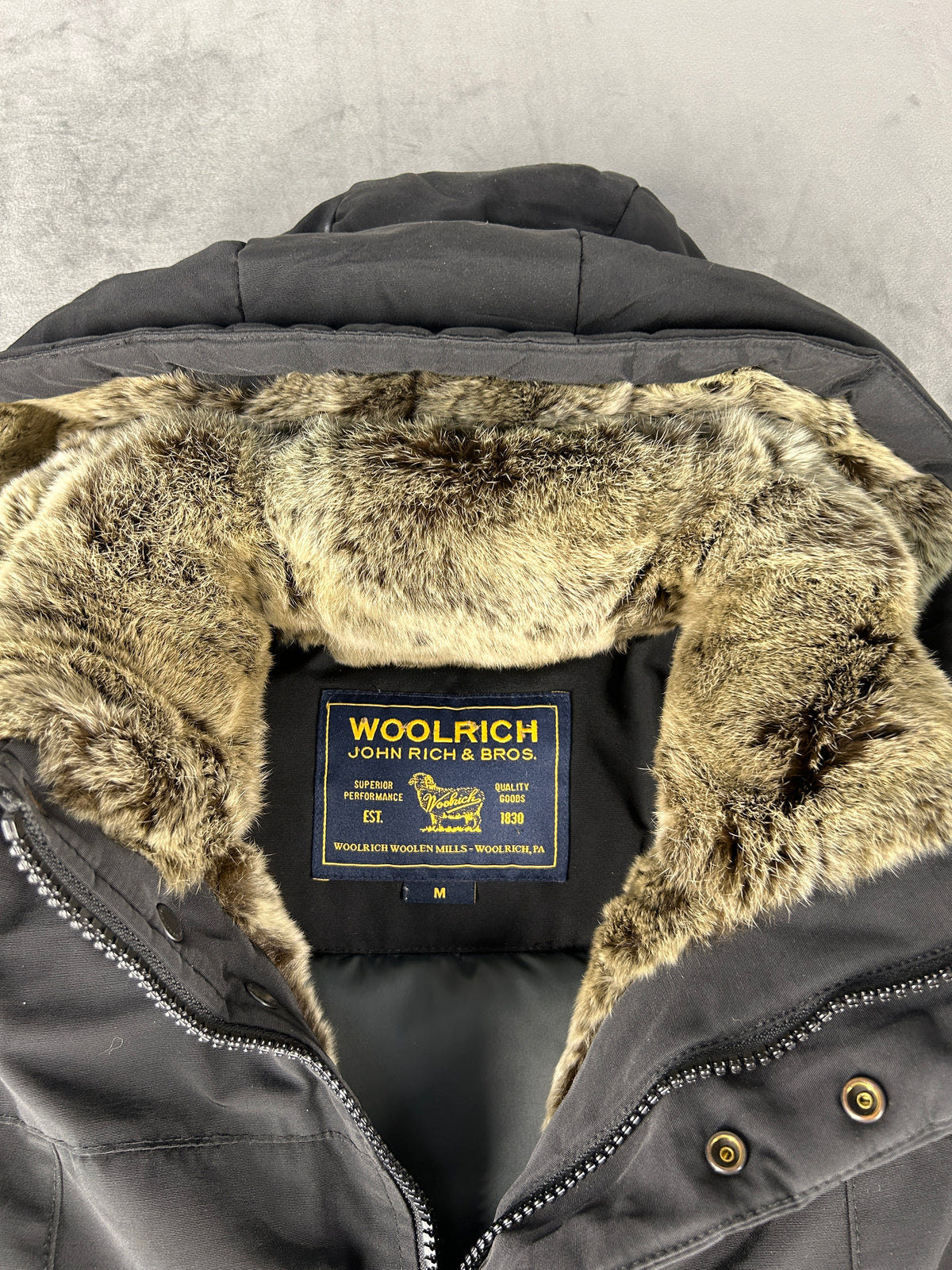 Parka con cappuccio e pelliccia nero vintage – Uomo Taglia L