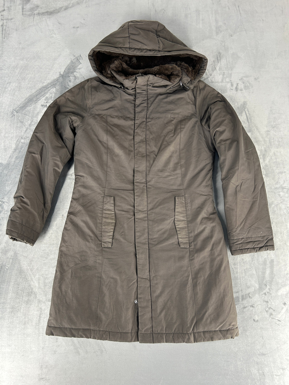 Parka Woolrich con cappuccio e pelliccia grigio vintage – Uomo Taglia L