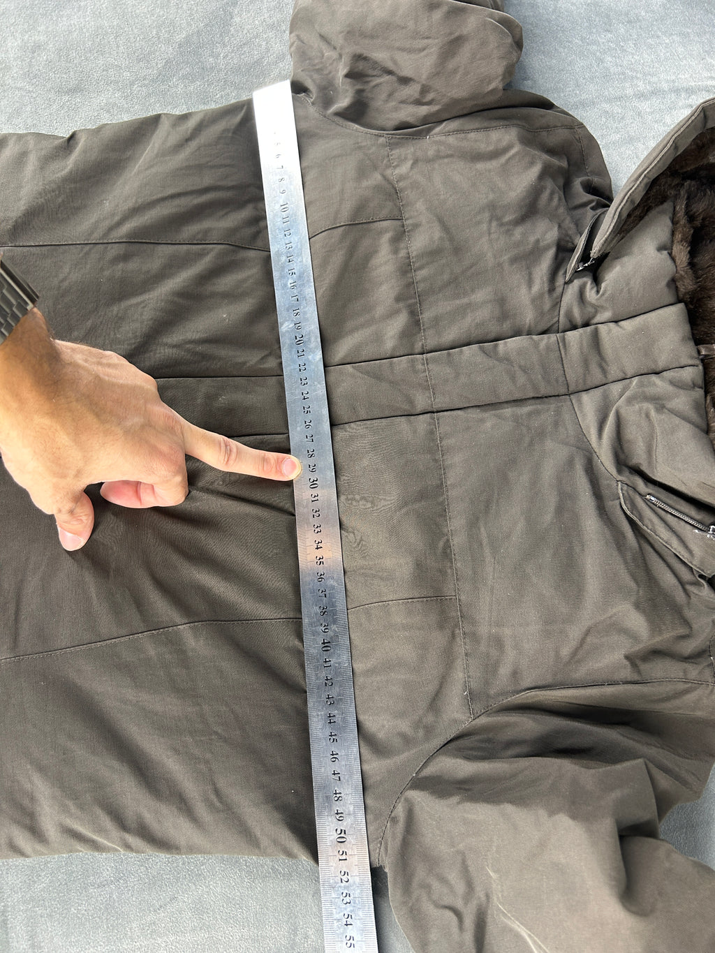 Parka Woolrich con cappuccio e pelliccia grigio vintage – Uomo Taglia L