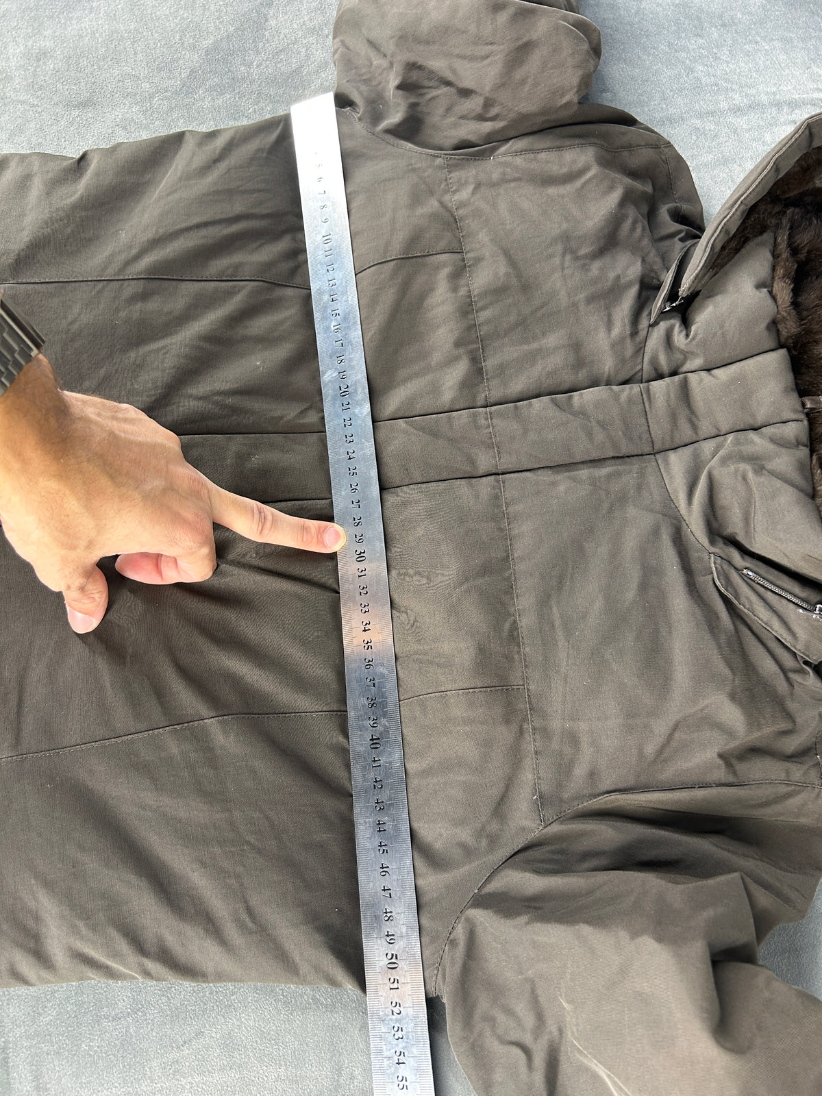 Parka Woolrich con cappuccio e pelliccia grigio vintage – Uomo Taglia L