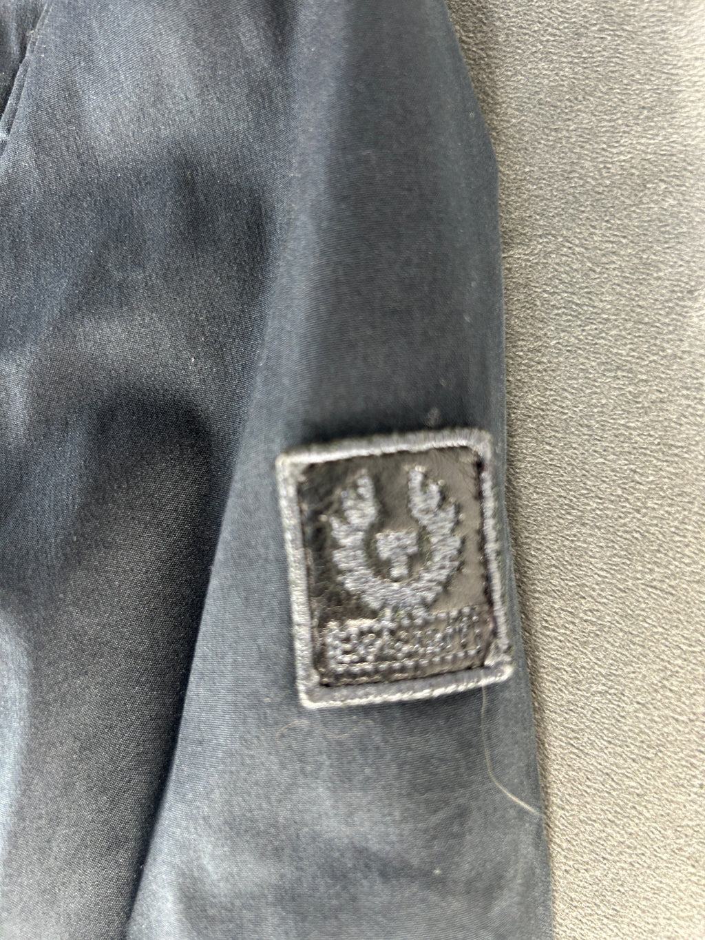 Giacca Belstaff Silver grigia con collo effetto pelliccia vintage – Donna Taglia 42