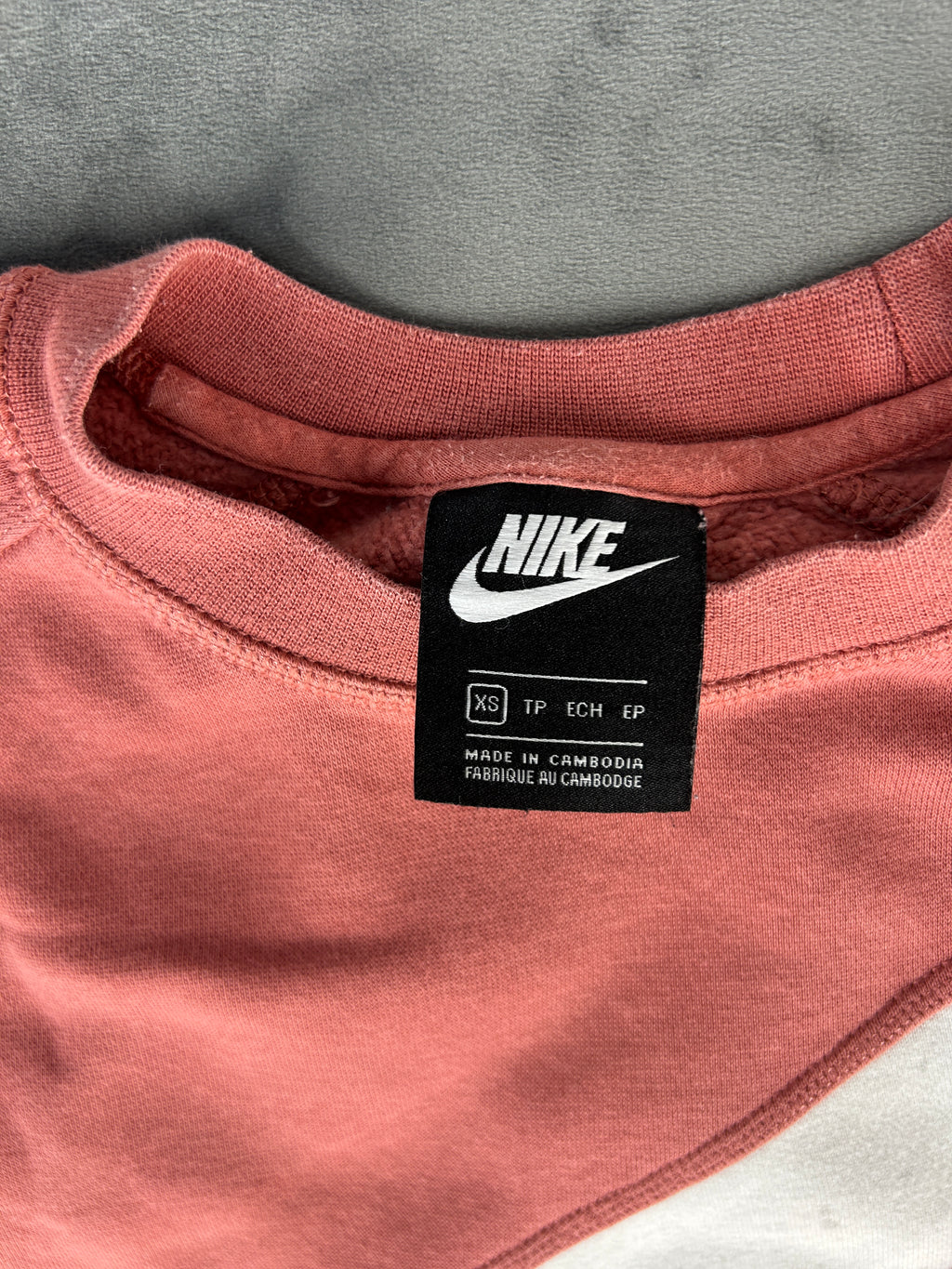 Felpa Nike corta rosa con maxi Swoosh vintage – Donna Taglia XS